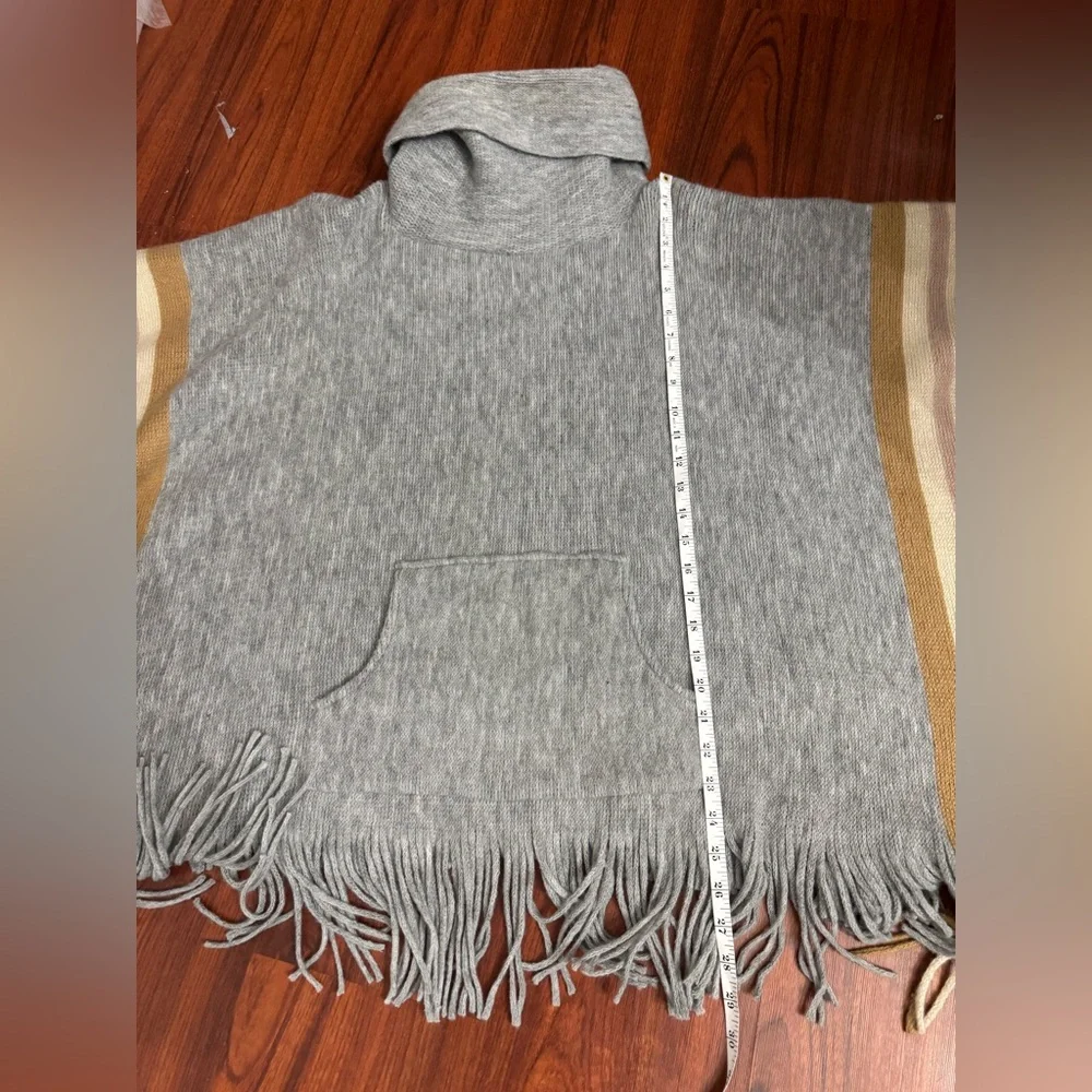 Steve Madden Soft Gray Knit Poncho - Picture 7 of 8